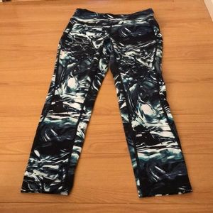 Oceanic Pattern 3/4 Length New Balance Leggings